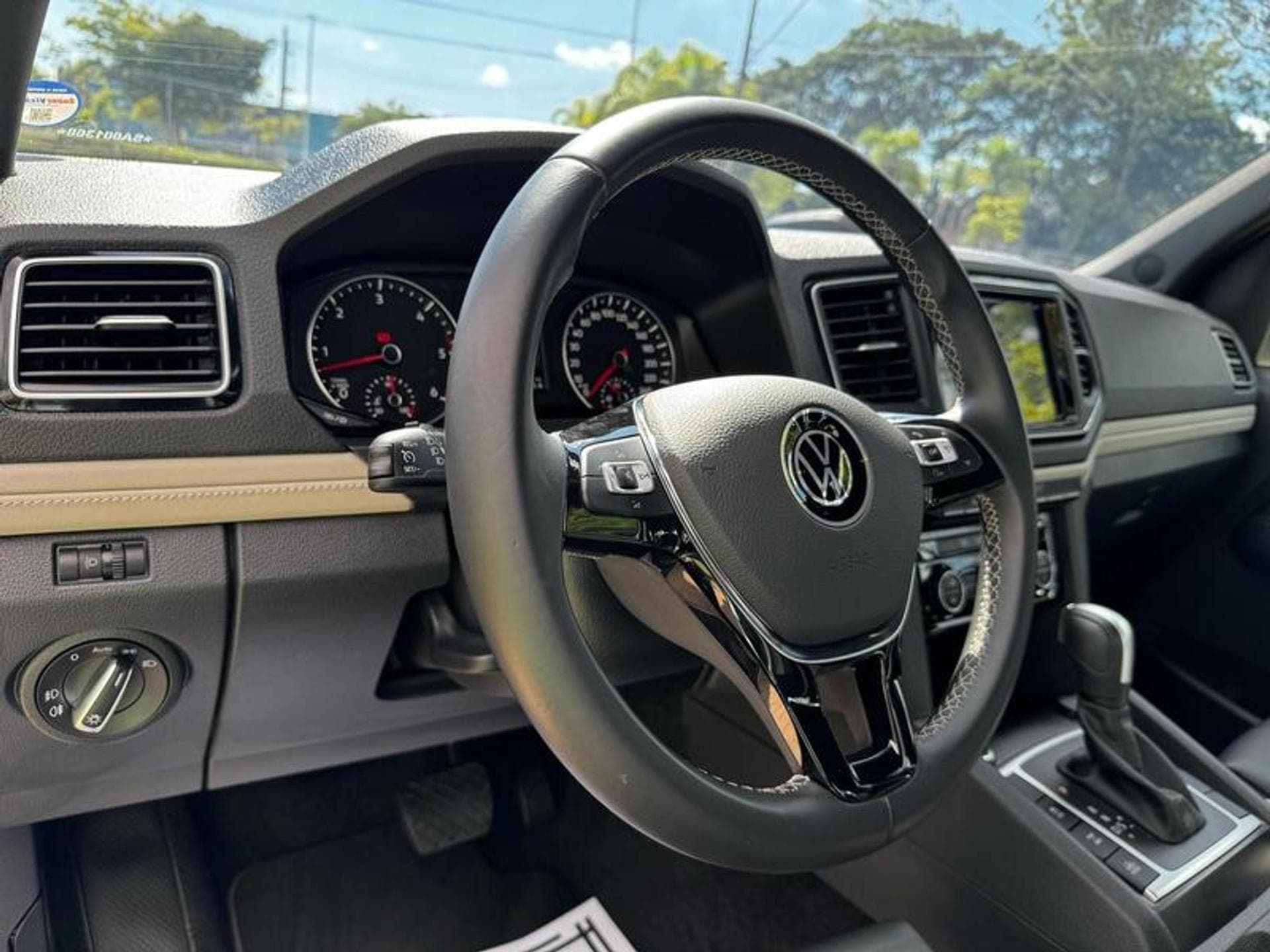 Car view 3